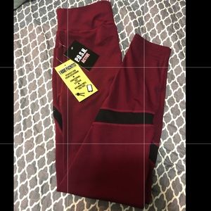 Beautiful wine color leggings with pockets!